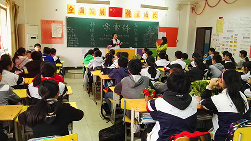 南昌现代外国语学校（象湖校区）八年级组开展“新时代绿色环保、美化校园环境”活动