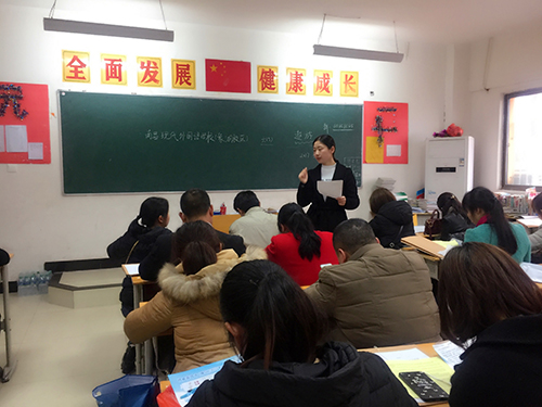 南昌现代外国语学校（象湖校区）组织召开六年级小升初信息采集暨网上报名家长会