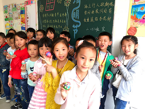 南昌现代外国语学校（象湖校区）开展“清明节 手绘彩蛋”主题教育活动